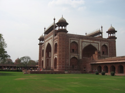 Taj Mahal Gateway9